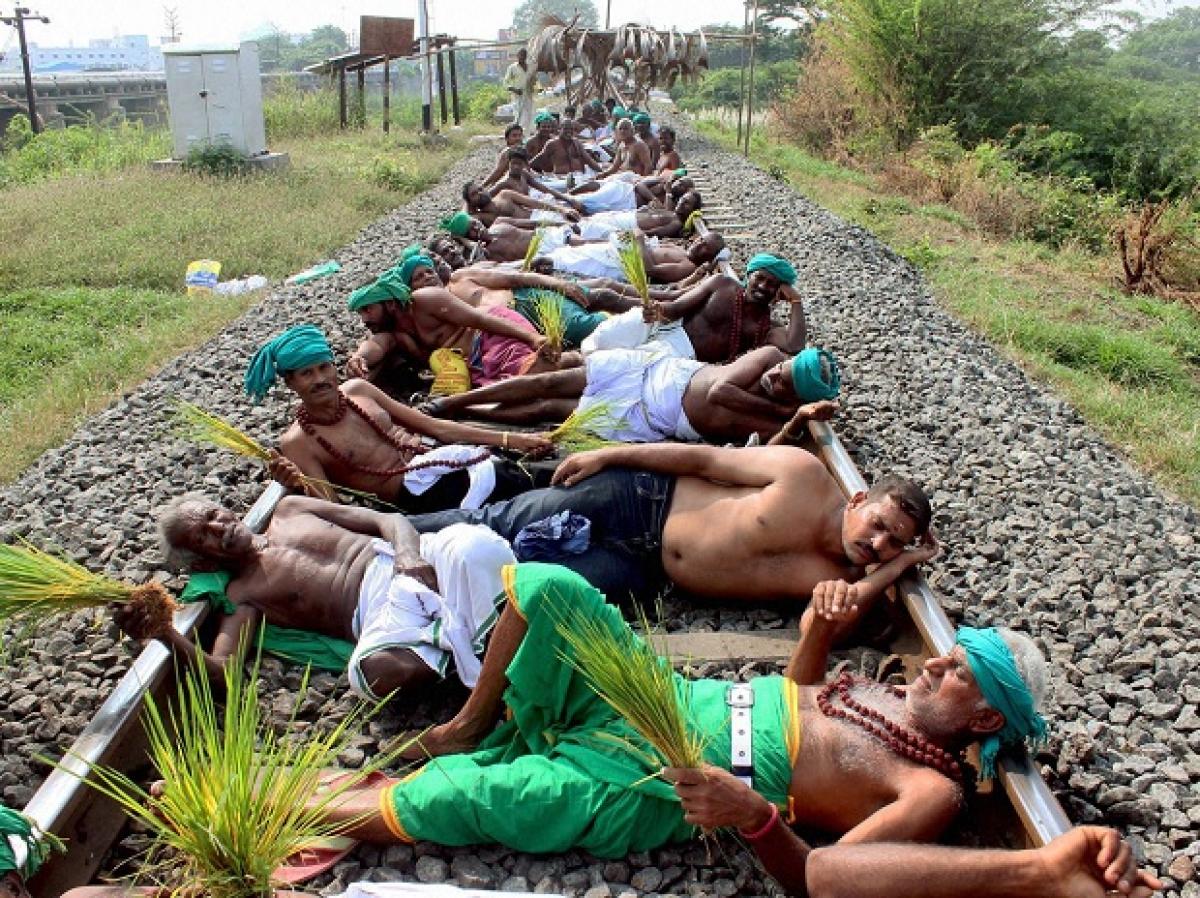 Cauvery dispute: Rail roko protests continue for second day in Tamil Nadu